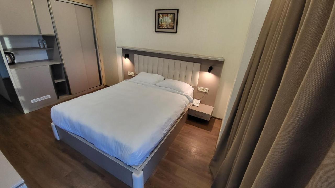 Black Sea Apartments Alliance Palace 巴统 外观 照片