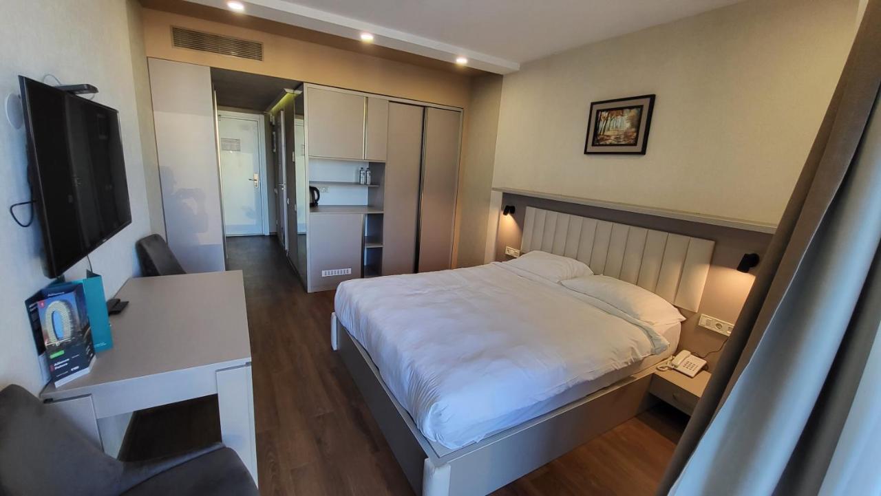 Black Sea Apartments Alliance Palace 巴统 外观 照片