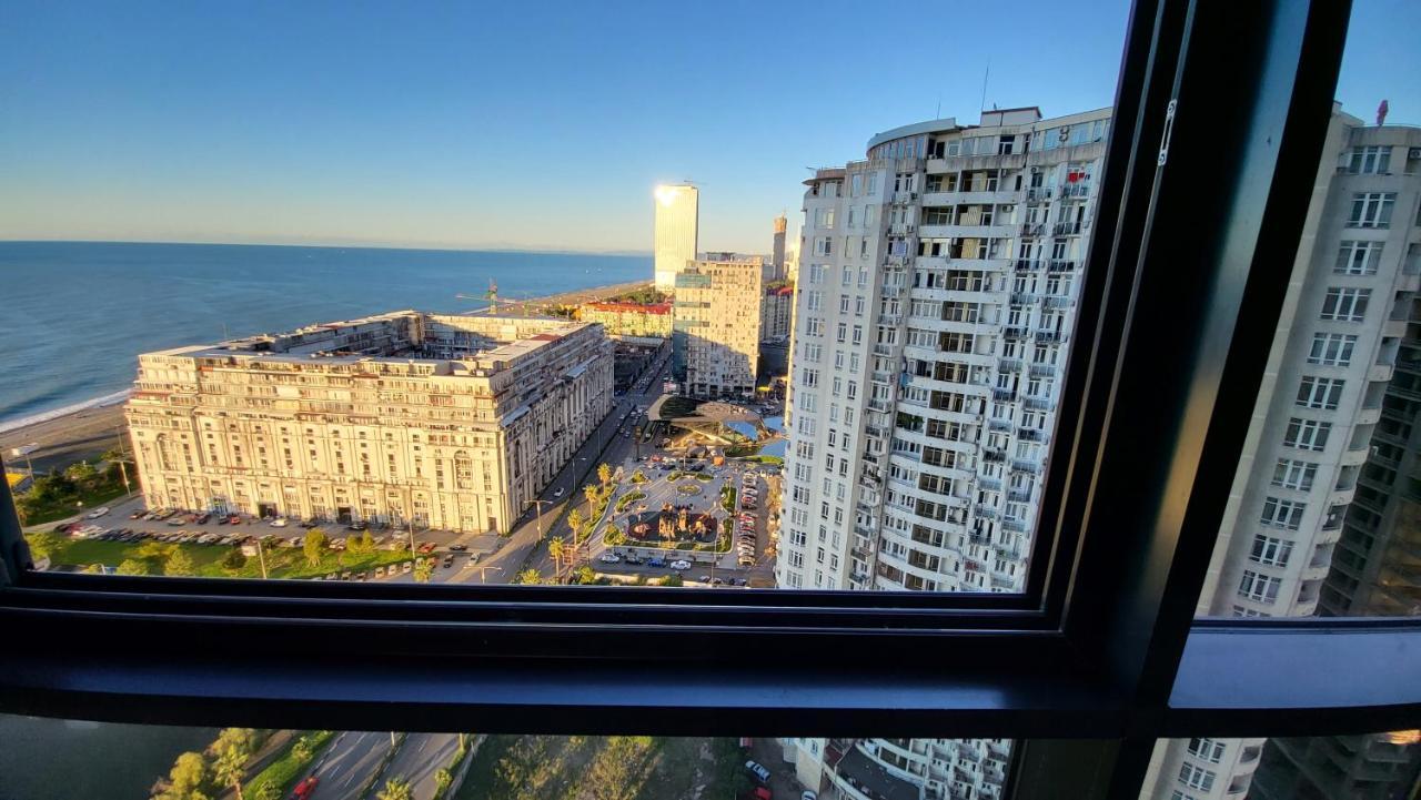 Black Sea Apartments Alliance Palace 巴统 外观 照片