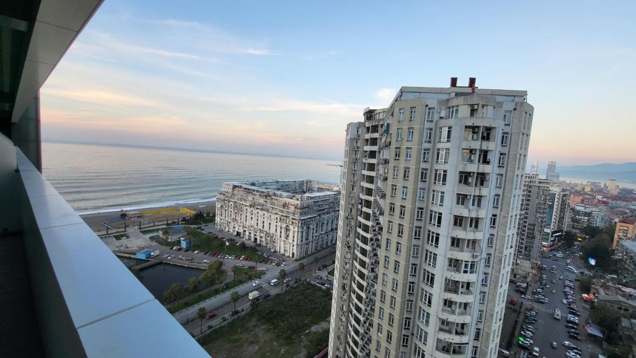 Black Sea Apartments Alliance Palace 巴统 外观 照片