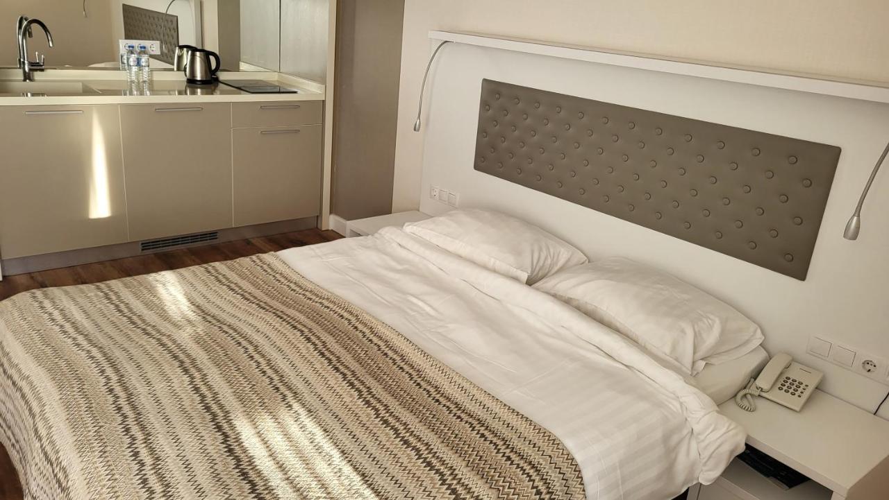Black Sea Apartments Alliance Palace 巴统 外观 照片