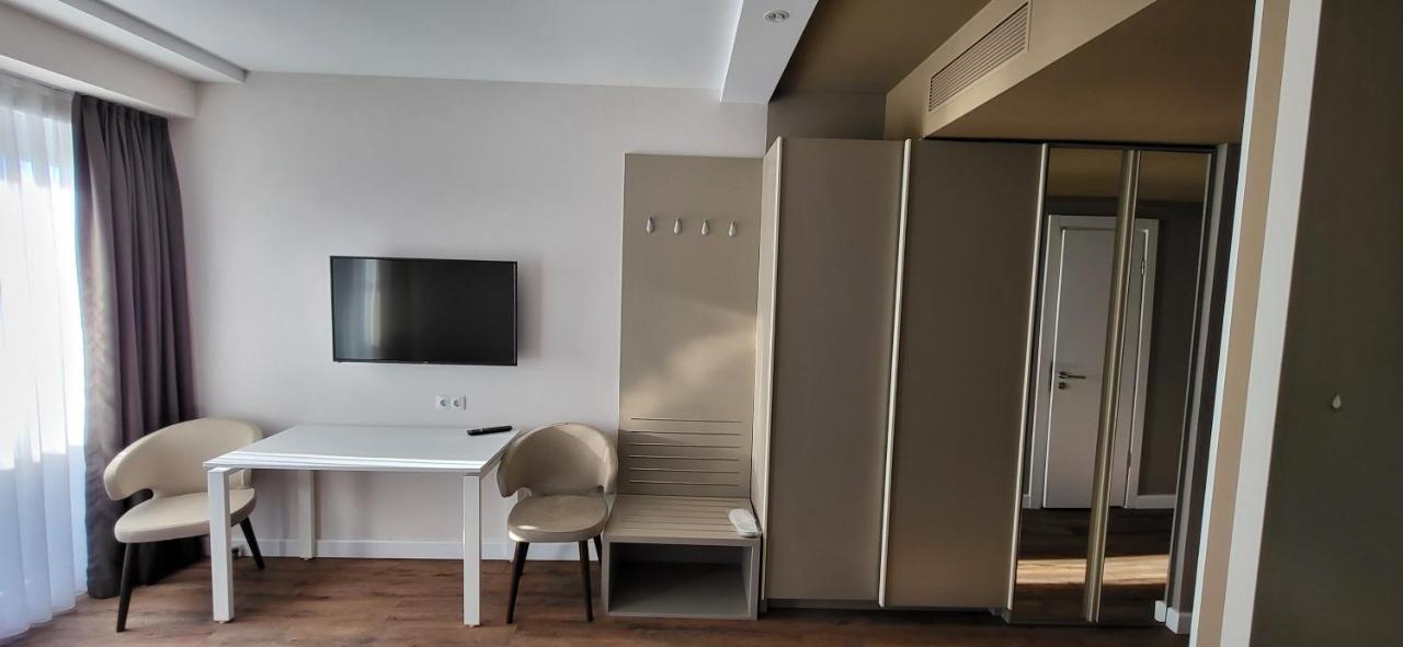 Black Sea Apartments Alliance Palace 巴统 外观 照片