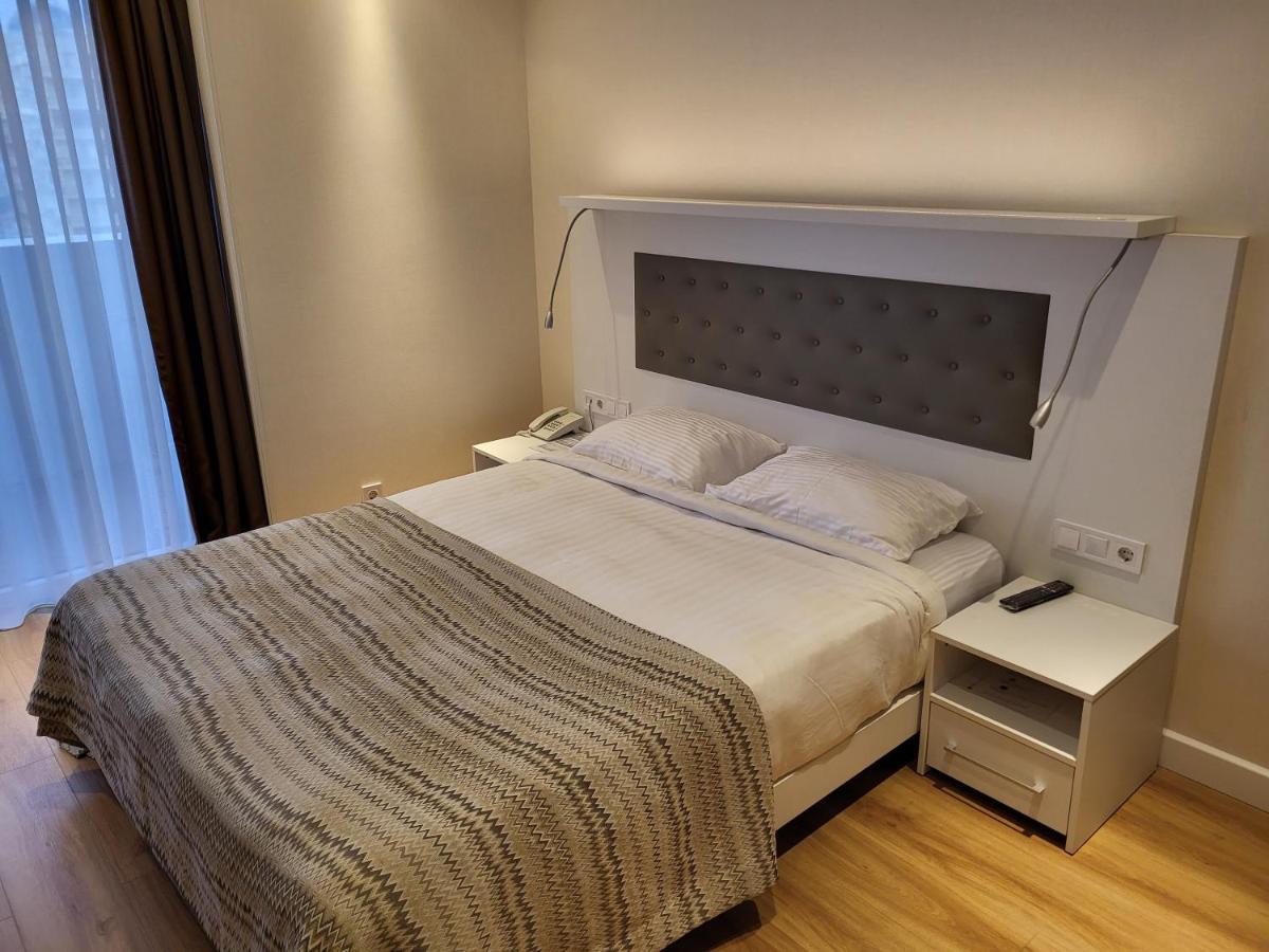 Black Sea Apartments Alliance Palace 巴统 外观 照片