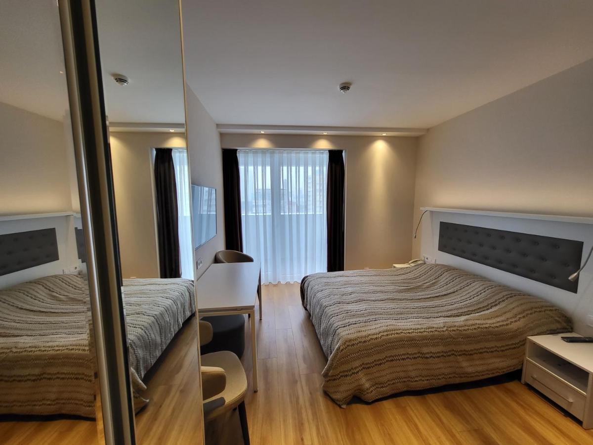 Black Sea Apartments Alliance Palace 巴统 外观 照片
