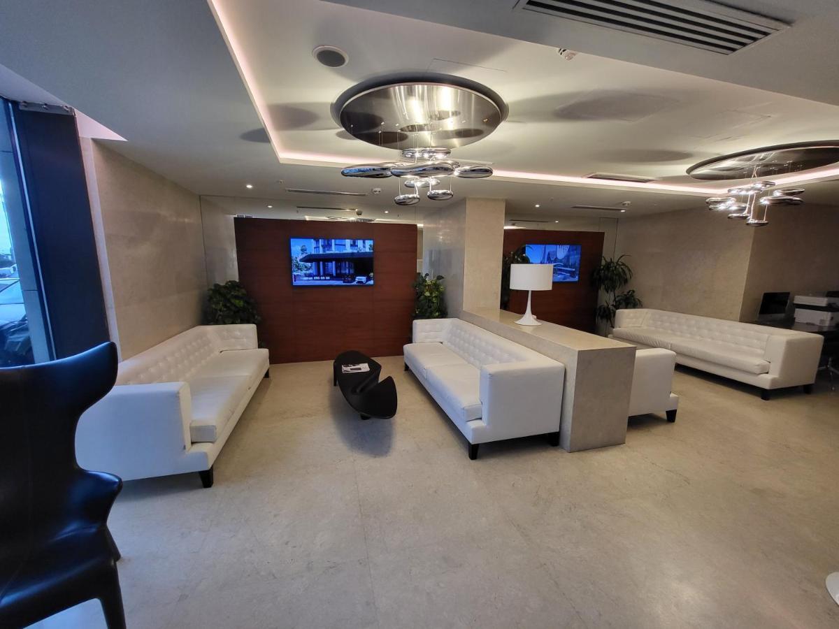 Black Sea Apartments Alliance Palace 巴统 外观 照片