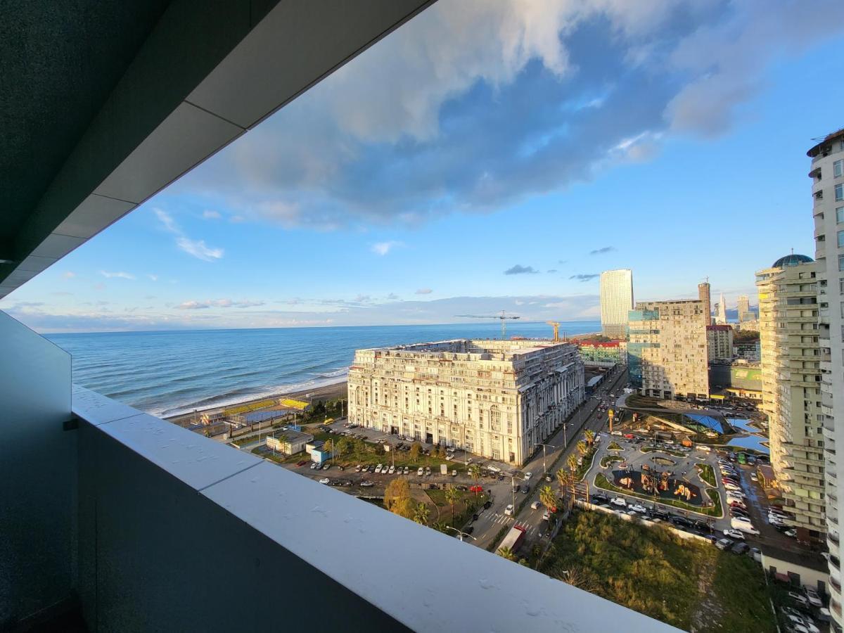 Black Sea Apartments Alliance Palace 巴统 外观 照片