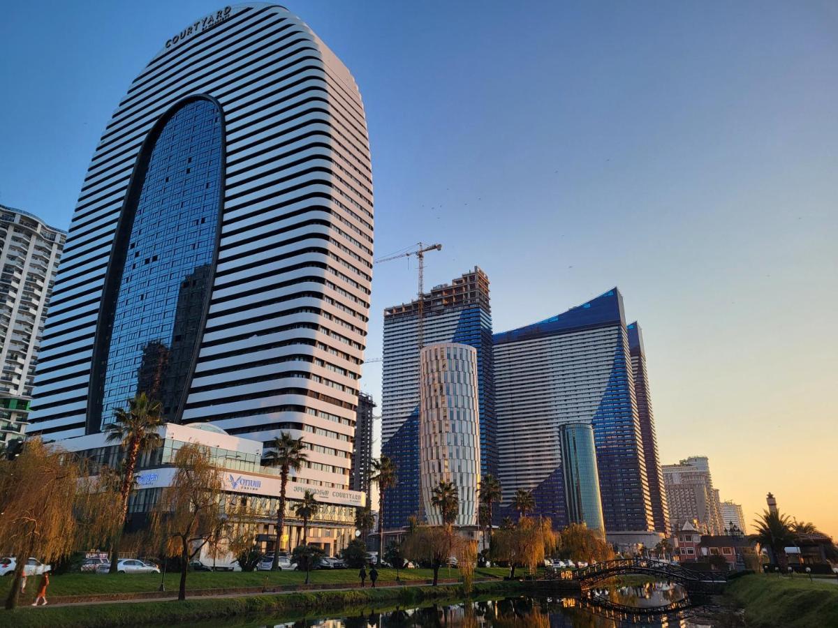 Black Sea Apartments Alliance Palace 巴统 外观 照片