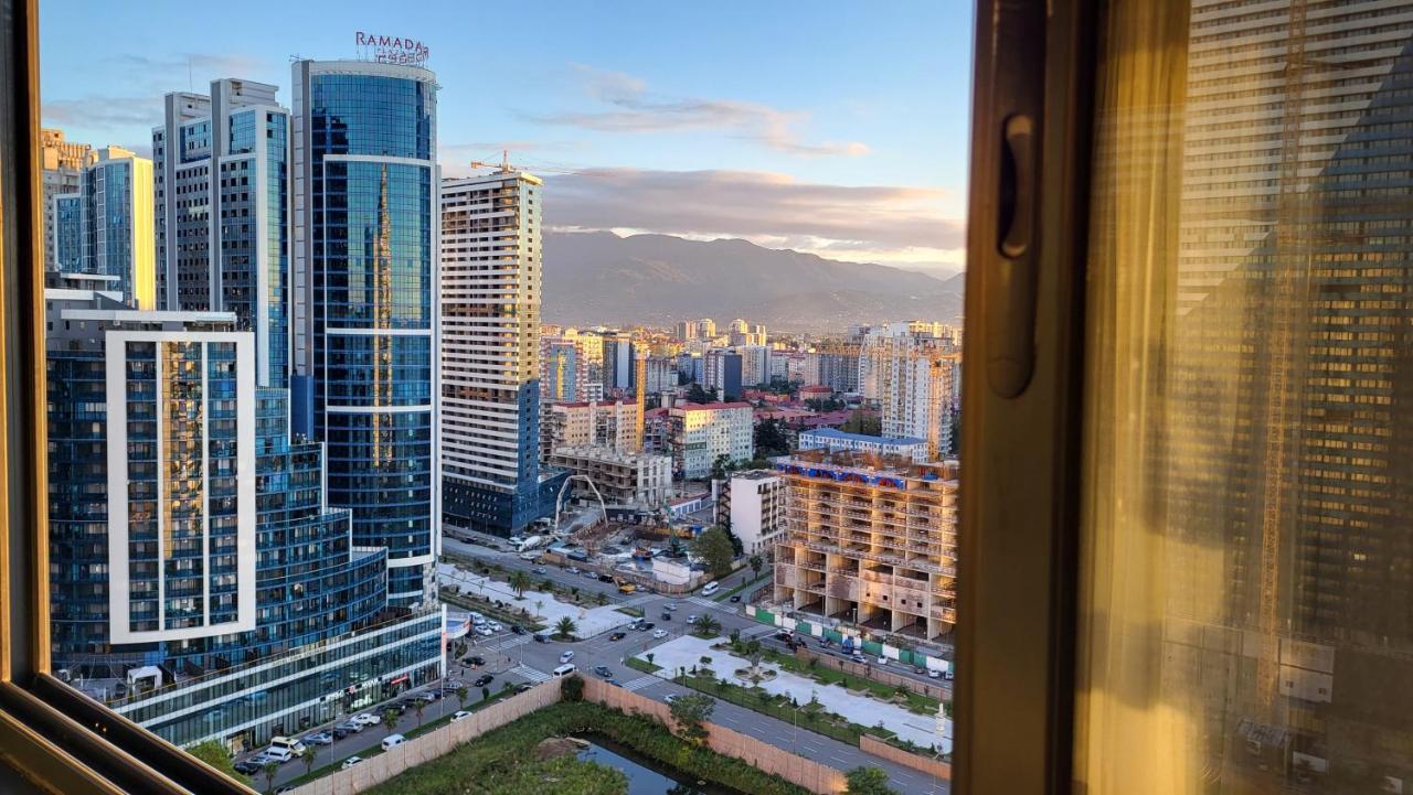 Black Sea Apartments Alliance Palace 巴统 外观 照片