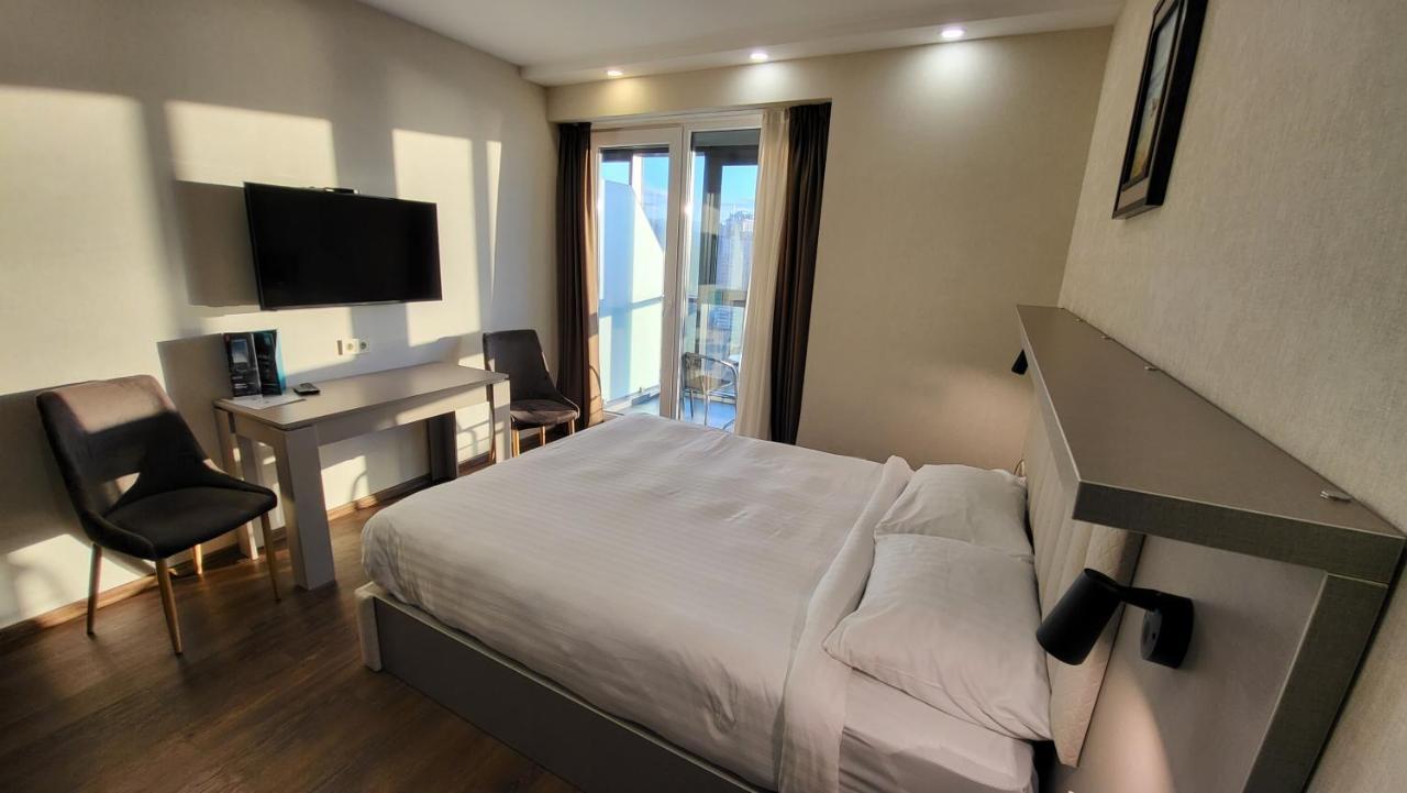 Black Sea Apartments Alliance Palace 巴统 外观 照片